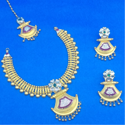 Necklace Set by 